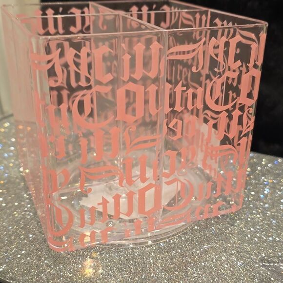 Juicy Couture Home 4 Section Acrylic 360° Signature Logo Spinner - Picture 8 of 8